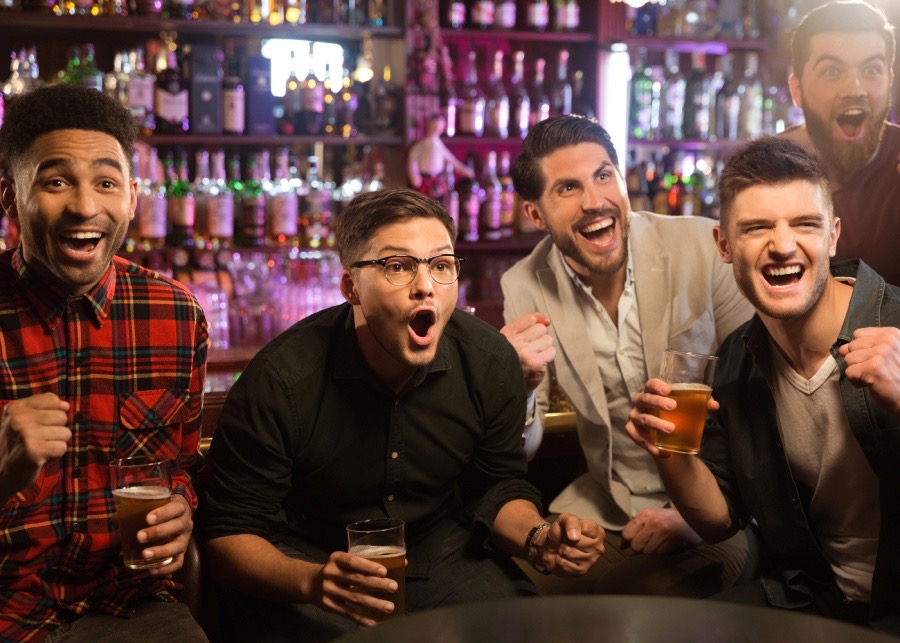 Trivia night players